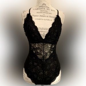 NWT!!! Lace Body Suit 🤩